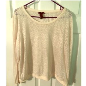 Long sleeved top with lace detail